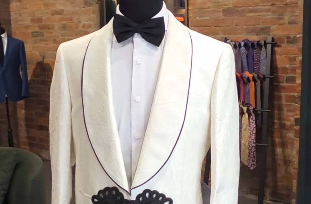 White Wedding Tuxedos: The New Wedding Trend Every Groom Should Know
