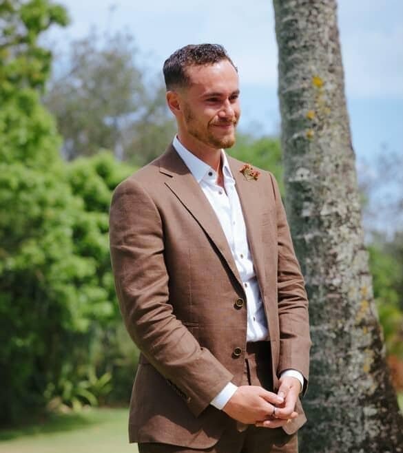 The Versatility of Linen Suits: The Ultimate Smart Casual & Summer Wedding Essential